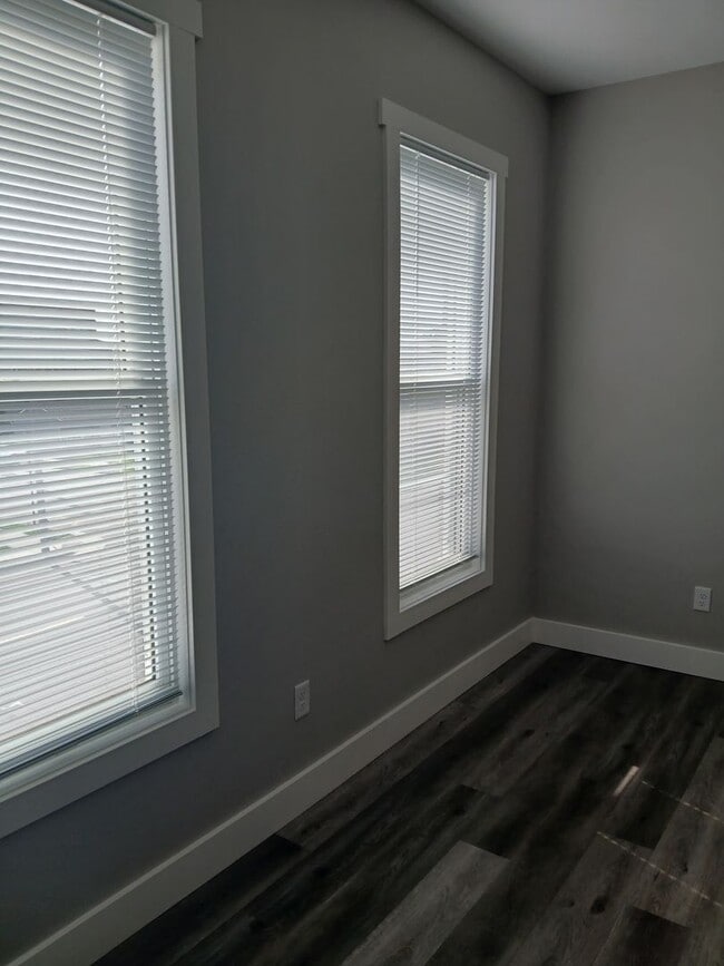 Photo - Dubuque Off Site - 1815 1/2 Jackson Street Unidad DBQ - 1815 1/2