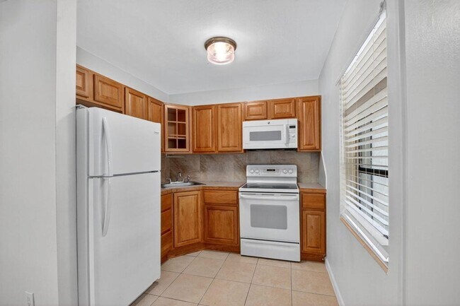 Photo - 5009 Spruce Ave