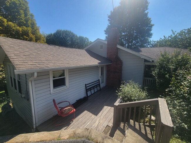 Building Photo - 112 Rogers Cove Rd Rental