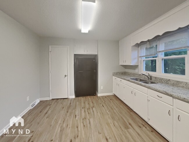 Photo - 16812 Clear Creek Dr