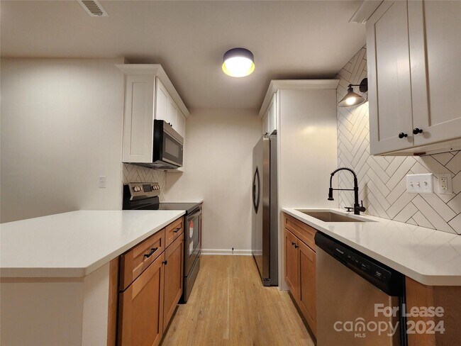 Photo - 8637 Crows Nest Ln