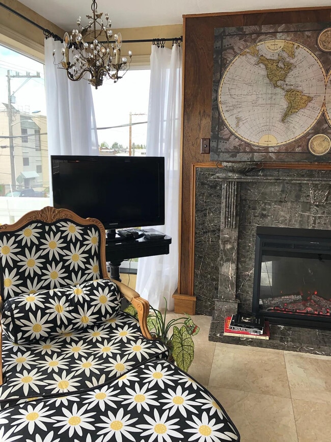 Photo - 4030 Beach Dr SW Unit ID1271728P