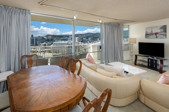 Photo - 750 Amana St