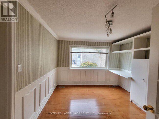 Photo - 107 Bolland Crescent