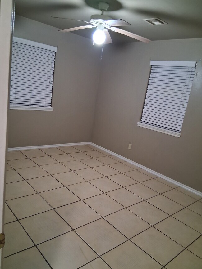 111 E Sandy Creek Dr Unidad 2