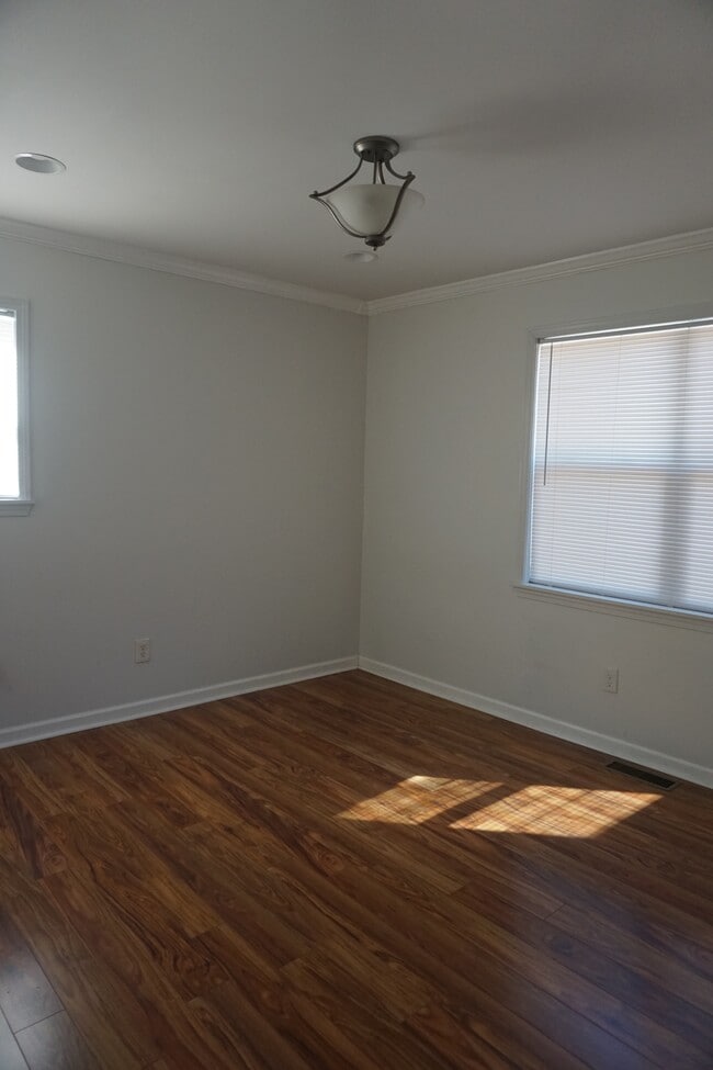 Photo - 937 St Johns Church Rd