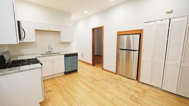 Photo - 1422 N Maplewood Ave Unidad 2F