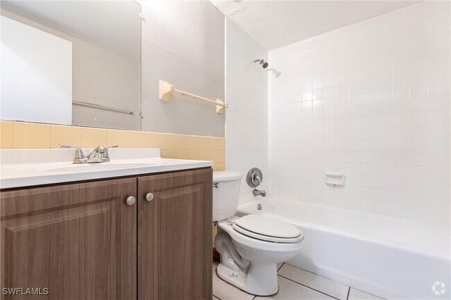 Building Photo - 1852 Golf View Ave Unit 18B Rental