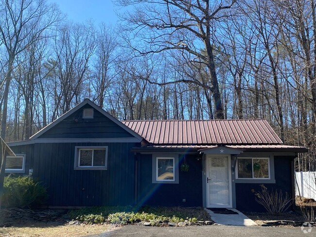 Building Photo - Blissful Bungalow Rental