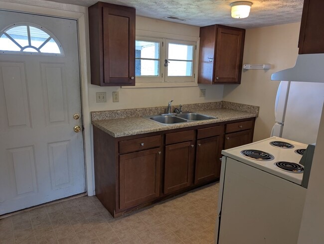 Photo - 525 W 2nd St Unit Apt B