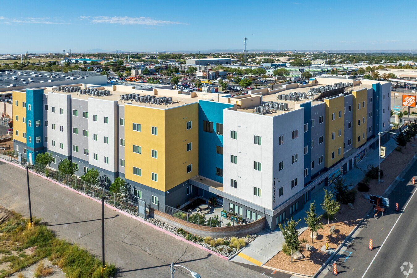 Alternar - Luminaria Senior Community