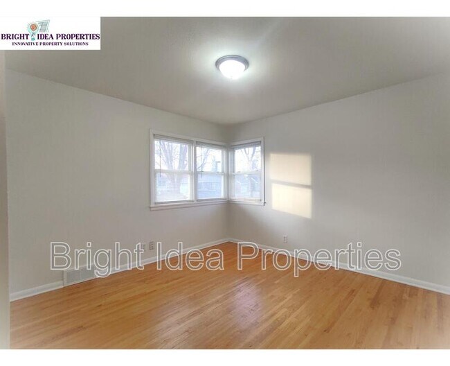 Photo - 4818 Hampshire Ave N