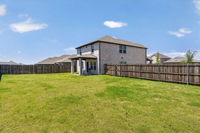 Photo - 803 Russell Dr
