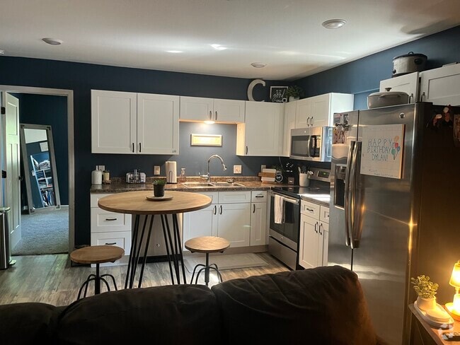 Building Photo - 101 S Crystal St Unit #5 Rental