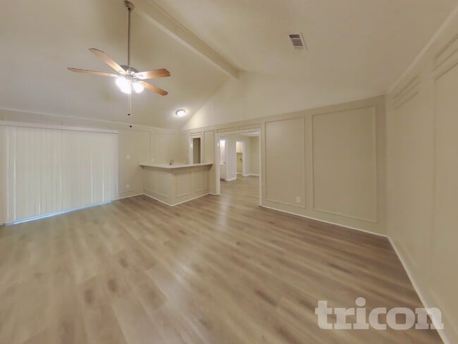 Photo - 2001 Libby Ln