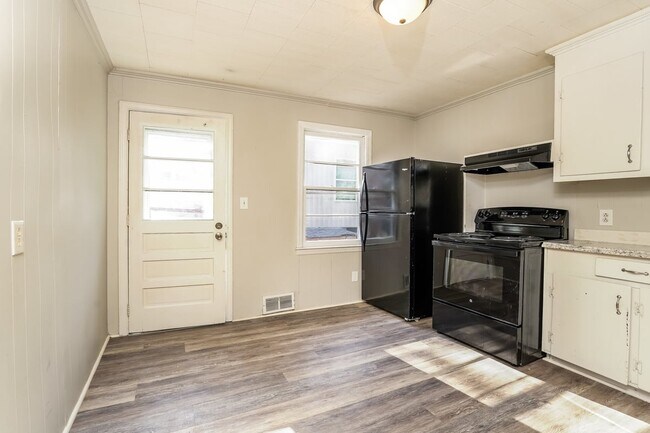 Photo - 1006 E Devonshire St