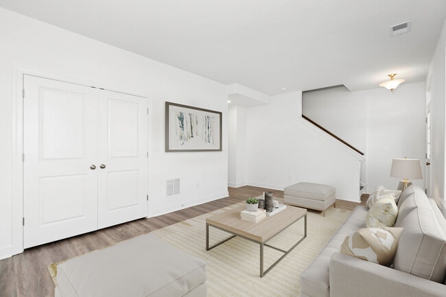 Photo - 960 Lorewood Grove Rd