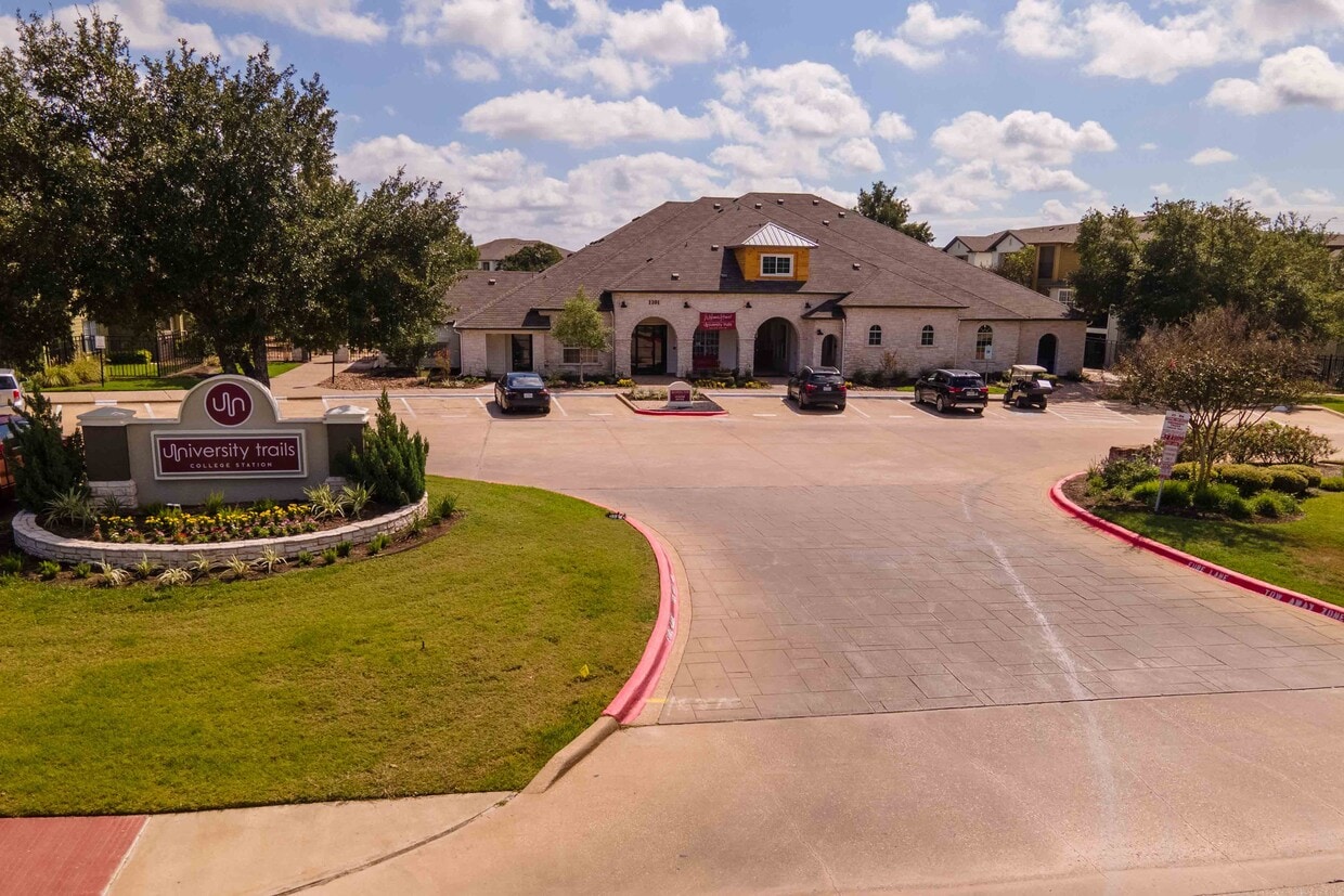 Front Entrance - University Trails