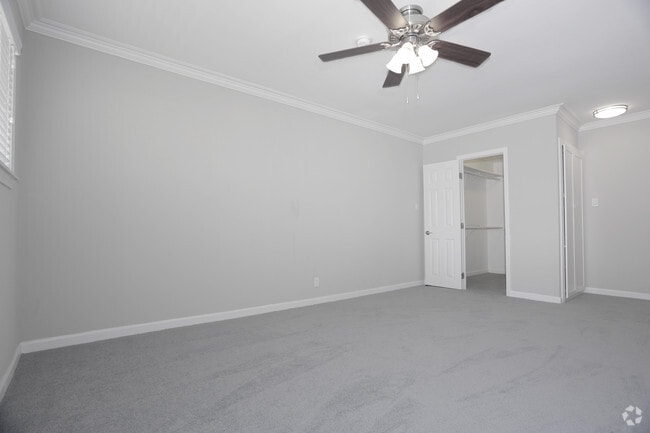 2BR, 2BA - 1150 SF