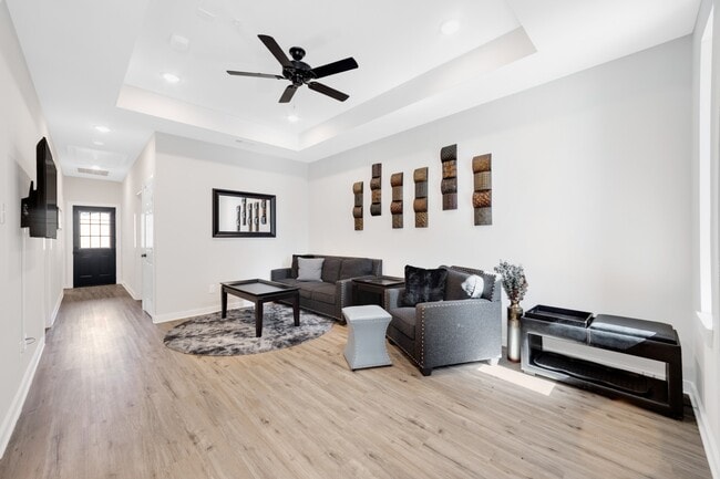 Photo - 10317 Lake Rd