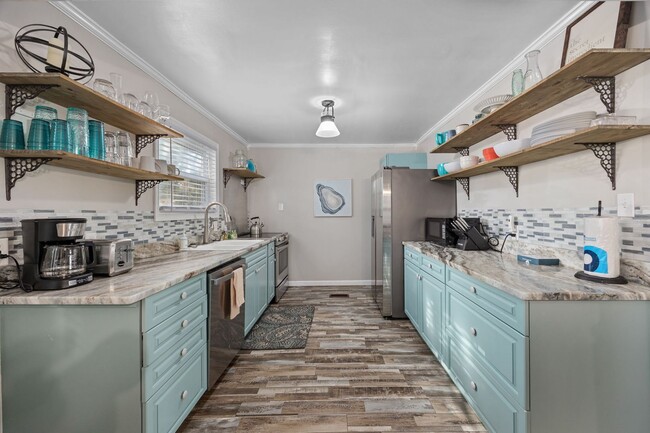 Photo - SNOWBIRD RENTAL- 4 blocks 2 Sea & Fire Pit