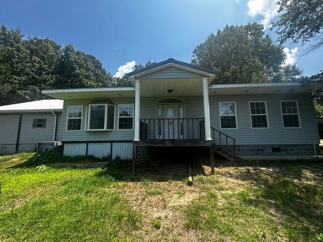 Building Photo - 742 Old Sulphur Springs Rd