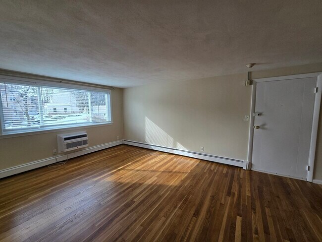 Photo - 194 Lincoln St Unit 4