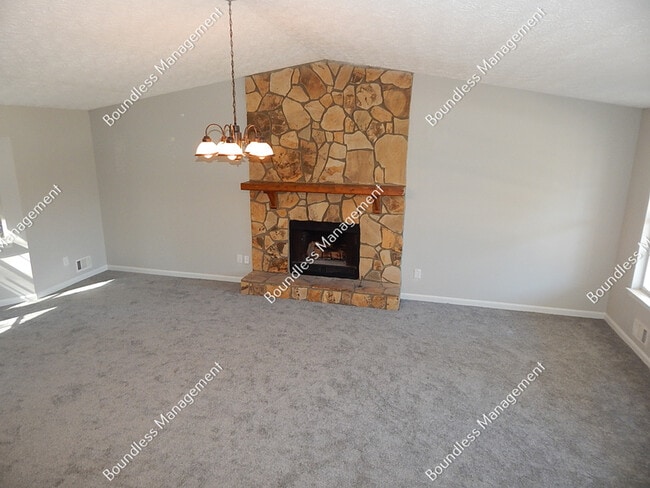 Photo - 7153 Woodland Cir