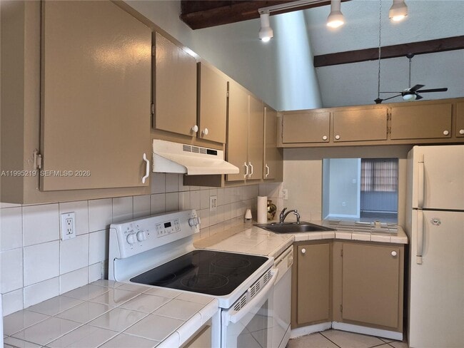 Building Photo - 1752 NW 74th Ave