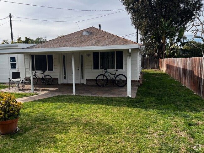 Front view and yard - 12435 Milton St Rental