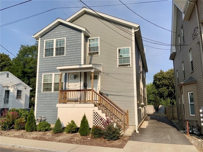 Building Photo - 119 Bowdoin St Unit 1