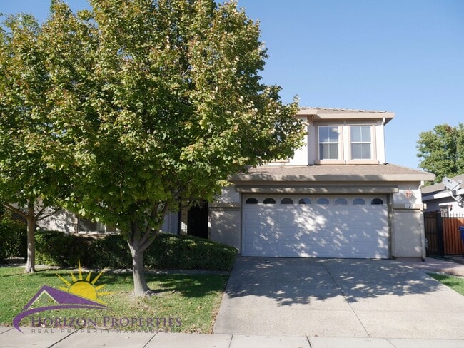 Building Photo - Spacious 5 Bed 3 Bath 2,500 Sq. Ft. Northpointe Park Village Home in Natomas