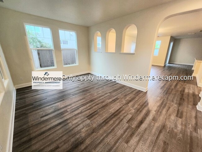 Photo - AWESOME 3 BED/2.5 BATH FLOOR PLAN AVAILABL...