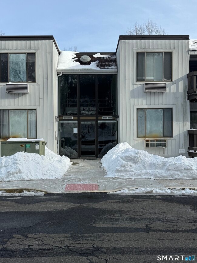 Building Photo - 175 Mill Pond Rd Unit 324