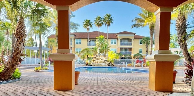 Building Photo - 5459 Vineland Rd Unit 4210