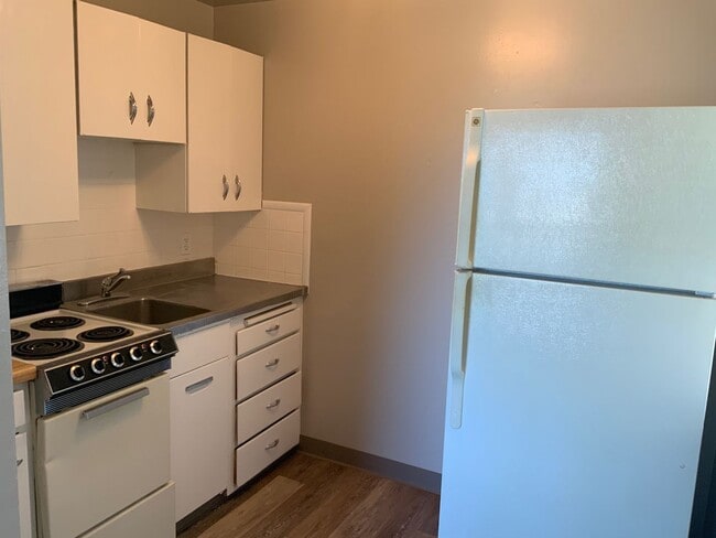 Photo - LOWER SOUTH HILL ONE BEDROOM CLOSE TO HUCKLEBERRY MARKET Unidad 1501-B