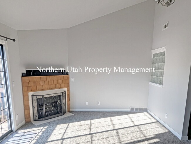 2 Bed 1 Bath with AC