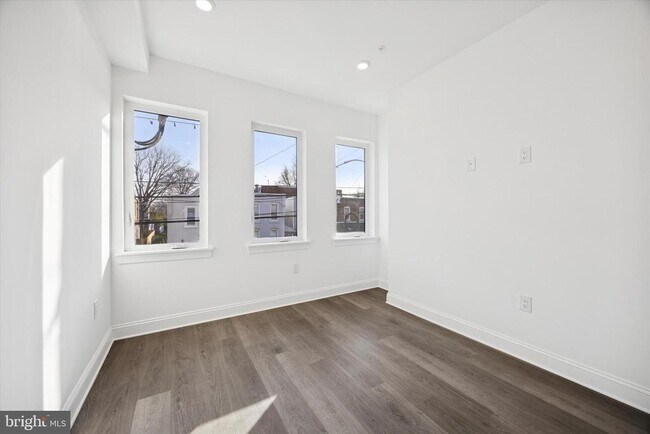 Photo - 838 S 51st St