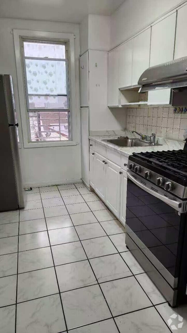 Building Photo - 1527-27 123rd St Rental
