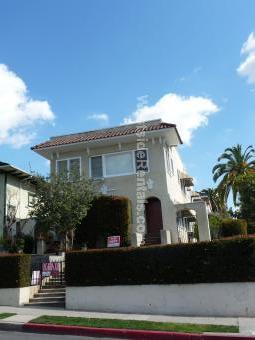 Duplex - 324 S Coronado St Unit 324 Rental