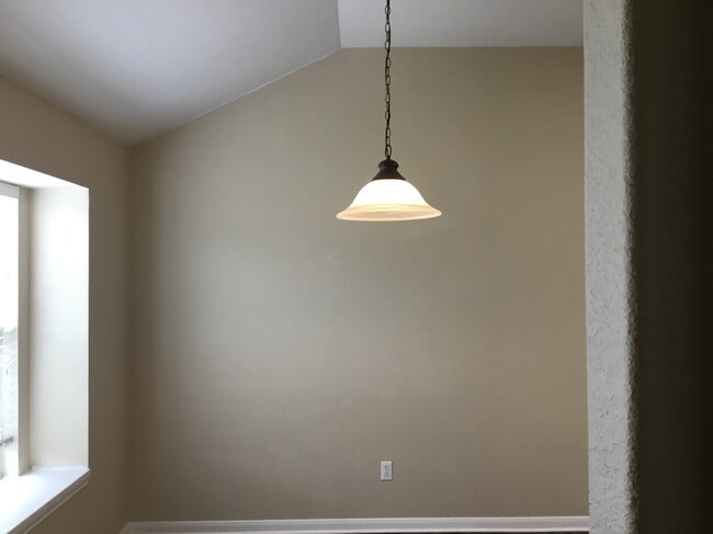 Photo - 275 Goldenrod St