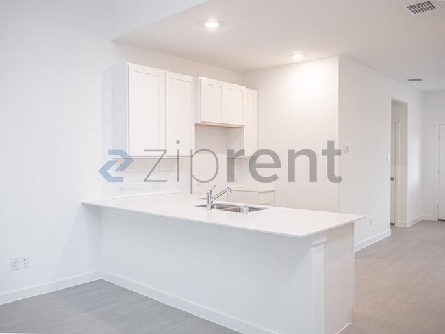Photo - Unit