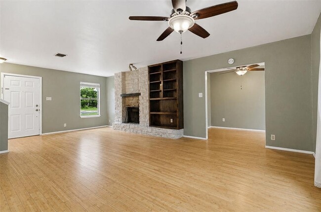 Photo - 10010 Wildflower Ln