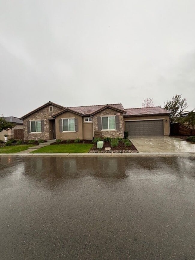 Building Photo - Available Now!