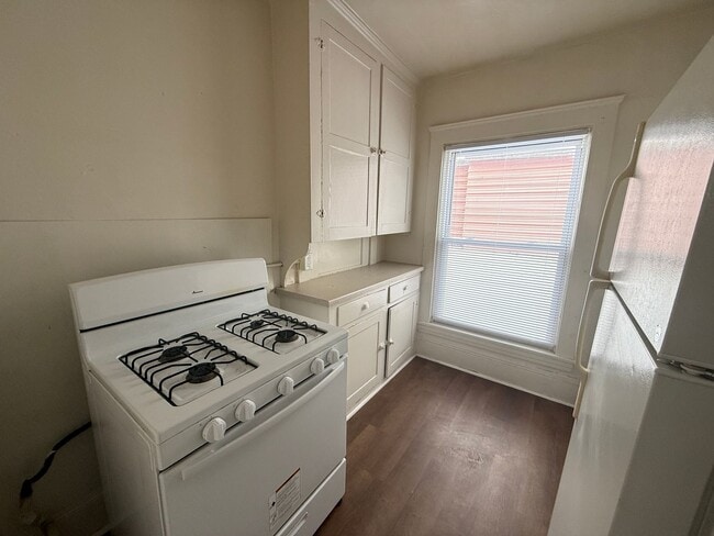 Photo - Ganson St 1101-1105 E w/East Ave 525 &amp; 527 N Unit 527 1/2 - Front Apt #1