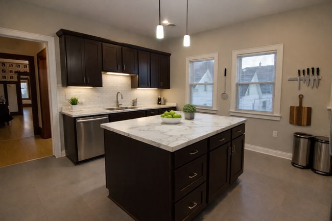 Building Photo - 1939 N Bartlett Ave Unit Upper Flat