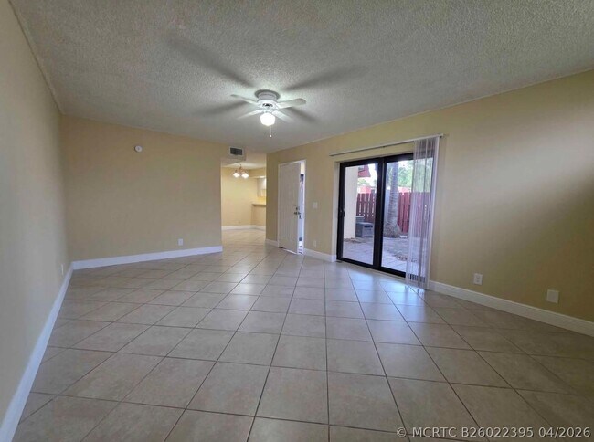 3928 Victoria Dr