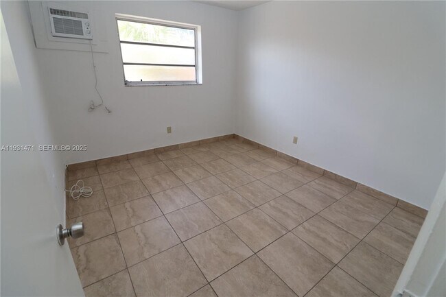 Photo - 1828 NW 19th St Unit 4