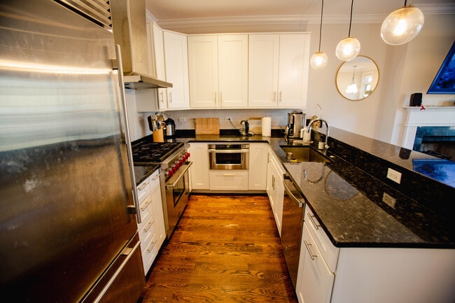 Photo - 843 W Fletcher St Unit 2W