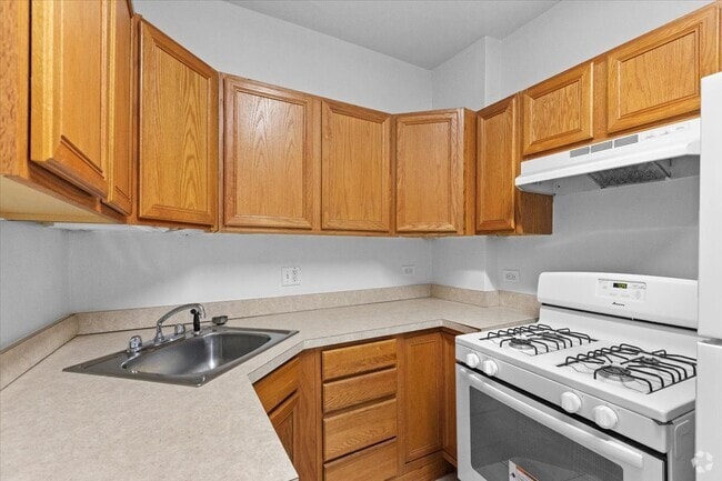Building Photo - 2453 N Clark St Rental